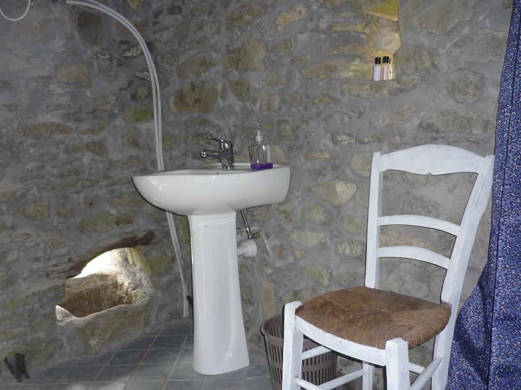 Micro-Cottage In Pietra La Ratatouille Dego Quarto foto